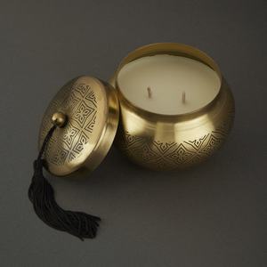 Pot de bougie en métal de décor de table de noël et de mariage avec couvercle pot de bougie de forme ronde fini martelé en cuivre - Product Image 5