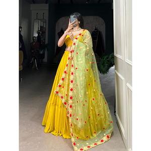 Lehenga choli อินเดียแต่งงานกับ dupatta สำหรับผู้หญิงวัสดุจอร์เจียสไตล์ดั้งเดิมสำหรับงานปาร์ตี้และฤดูกาล - Product Image 3