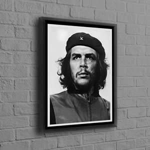 Impression sur toile avec citation célèbre de Che Guevara - Encadré noir, décoration en 3 panneaux - Product Image 1