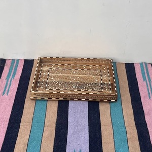 ถาดสี่เหลี่ยมผืนผ้าลายฉลุแบบดั้งเดิม งานฝีมือ ทนทาน ขายดีที่สุด เหมาะสำหรับตกแต่งบ้าน บรรจุภัณฑ์ของขวัญ ใช้เสิร์ฟอาหารเช้า ดีไซน์ทันสมัย - Product Image 2