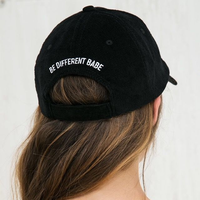Casquette de baseball ultra confortable avec doublure de performance Logo brodé doux Structure ventilée à bord élégant et boucle arrière réglable