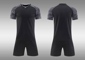 เสื้อฟุตบอลกางเกงขาสั้นสำหรับกีฬาฤดูร้อนเสื้อฟุตบอลออกแบบโลโก้ได้ตามต้องการ - Product Image 3