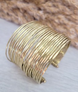 Brazaletes de pulsera de latón simples de larga duración más vendidos estilo minimalista para uso diario a la venta desde la India - Product Image 2