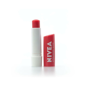 Bálsamo Protector con Sabor a Fresa para Bálsamo Labial Nivea Strawberry Shine, Labios Secos y Agrietados - Product Image 6