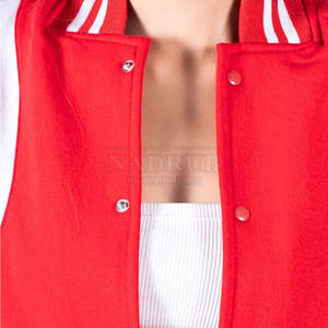 Veste universitaire inspirée du streetwear pour femmes avec contraste audacieux Veste universitaire pour femmes de haute qualité avec étiquette de marque personnalisée - Product Image 6