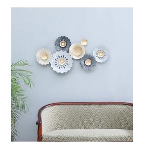 Arte de pared de Metal hecho a mano, diseño único personalizado disponible, acabado dorado, estiloso, contemporáneo, para hogar y hoteles - Product Image 1