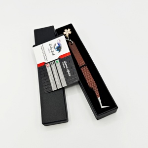 Pince à cils en acier inoxydable personnalisée en gros L forme fleur charme logo privé pince à cils pince à épiler à pointe de fibre avec des breloques - Product Image 4