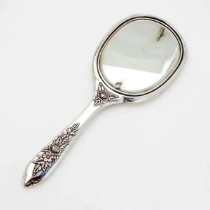 Miroir à main argenté de luxe en métal de qualité supérieure Miroir à main au design antique adapté au maquillage vanité salon bureau - Product Image 4