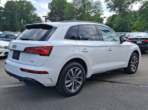 Clean 2024 Aud-i Q5 S Line Premium d'occasion - Product Image 5