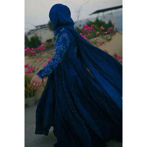 Robe en mousseline de soie formelle d'hiver pour femmes Daffy - Product Image 4
