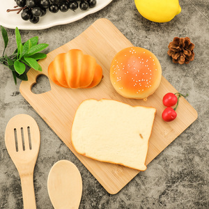 เขียงไม้สลักลายของขวัญขึ้นบ้านใหม่รูปทรงสี่เหลี่ยมผืนผ้าขายดี สำหรับคู่รัก เขียงไม้สำหรับหั่นและเสิร์ฟในครัว - Product Image 4