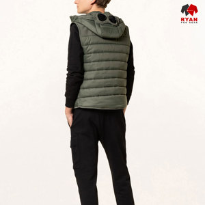 Gilet matelassé imperméable personnalisé Ryan Pro Gear pour hommes Fermeture éclair Respirant et anti-boulochage Options de logo OEM - Product Image 4