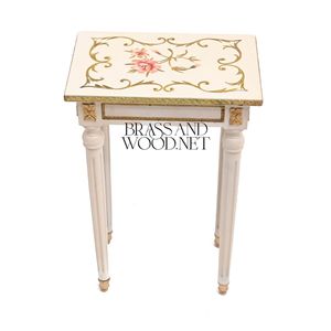 Juego de Mesas Auxiliares Clásicas Pintadas a Mano con Diseño Floral y Detalles en Oro Antiguo para Interiores Elegantes - Product Image 3