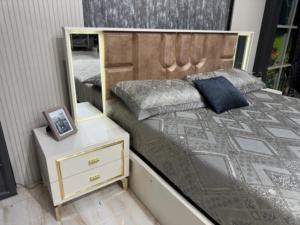 Ensemble de chambre moderne et élégant Bel ajout à n'importe quel espace-pour la maison, la villa, la ferme ou l'hôtel - Product Image 5