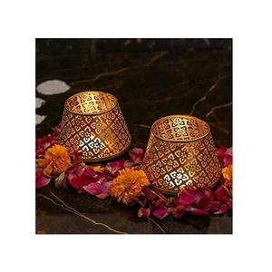 Portavelas de metal de Estilo Vintage perfecto para interiores de casas tradicionales o temas de decoración de cena romántica - Product Image 6