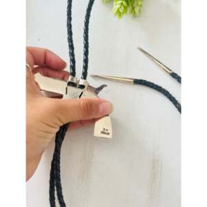 Bolo Tie Bobby Mannelito Kingman de Turquesa y Plata de Ley con Diseño de Pistola y Adorno de Adoquín, Elegantes Gemelos y Pasadores de Corbata - Product Image 4