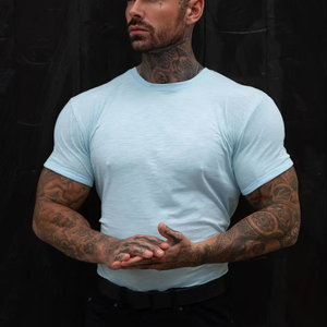 Vente en gros de vêtements en vrac T-shirts pour hommes bleu clair à col rond flammé 100% coton respirant T-shirt de gymnastique et d'entraînement avec logo personnalisé pour hommes - Product Image 1