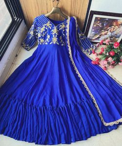 Nueva moda de lujo, última tendencia, hermoso vestido largo de tela de rayón de Color verde para Damas Indias, ropa tradicional, ropa confeccionada - Product Image 3