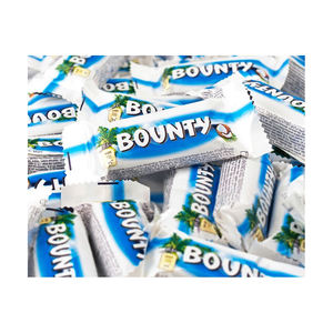 Barra de chocolate Bounty con relleno húmedo de coco, dulce postre o snack. - Product Image 4