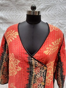 Vestes longues en tissu Kantha vintage traditionnel avec fermeture boutonnée, poches avant, design enveloppant, vêtements décontractés pour femmes - Product Image 2