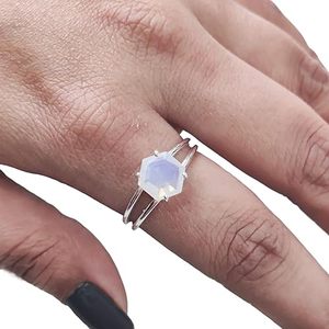 Bague pour femme en argent sterling 925 avec pierre précieuse opale hydro naturelle, pierre de naissance d'octobre, bague empilable pour anniversaire de Noël - Product Image 1