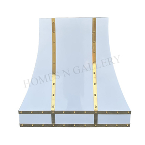 Hotte murale de cuisine sur mesure en acier inoxydable, finition architecturale artisanale, conçue pour les cuisines de villas de luxe - Product Image 3