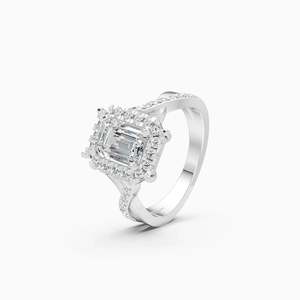 Bague de fiançailles à bande croisée en diamant taille émeraude avec diamant de laboratoire de 1,29 ct |   En or jaune, blanc et rose 9 carats - Product Image 3