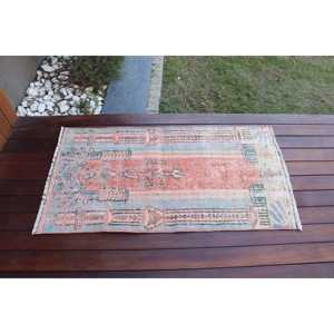 Tapis turc vintage 2,1x4 pieds, rouge, petits motifs de plantes et d'arbres, en laine - Product Image 3