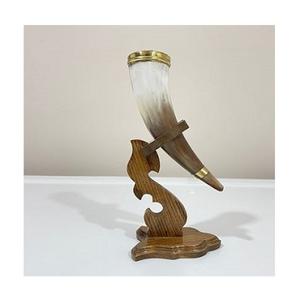 Mug à boire en corne avec support, ensemble de mugs en corne avec support en bois, mug à bière en corne viking artisanal authentique, forme et taille personnalisées - Product Image 2