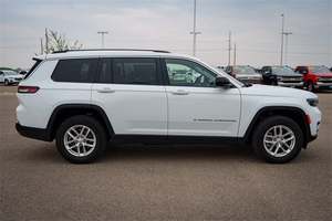 Jeep Grand Cherokee L Laredo 2023, SUV 4x4, Motor 4.1-6L Gasolina, Transmisión Automática, Torque 400-500Nm, Potencia 300-400Ps, Asientos de Cuero, 5 Plazas, Cámara - Product Image 2