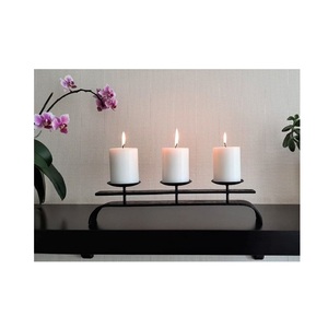 Ensemble de piliers en métal rustique et de bougeoirs à bougie votive, idéal pour la décoration de table, de sol, de patio, de jardin ou de salon - Product Image 6