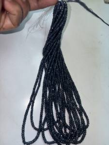 ลูกปัดแซฟไฟร์สีฟ้าธรรมชาติลูกปัดพลอยเม็ดกลมเรียบทำจากหินแซฟไฟร์สีน้ำเงิน - Product Image 2