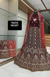 Lehenga Choli ผ้าพรีเมียมออกแบบตามสั่งมีลวดลายไม่ซ้ำใครจากอินเดียพร้อมอุปกรณ์เสริมที่เข้ากัน - Product Image 5