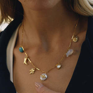 Collier à breloques J&D en acier inoxydable plaqué or 18 carats, pendentifs Bottes, Fleur, Perle, Abeille, Soleil, Cœur diamanté, Cadeau religieux pour femme - Product Image 1