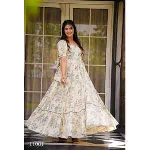 Impresionante conjunto de Ropa Étnica con estampado Digital completamente flameado, colección de medio interior adjunto, crepé pesado, Fiesta tradicional de imitación - Product Image 1