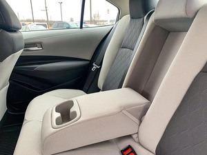 Toyota Corolla LE 2020, Sedán Azul Elegante, Opciones Híbrido y Gasolina, Vehículo Premium de Segunda Mano, Disponible en Volante a la Izquierda/Derecha - Product Image 3