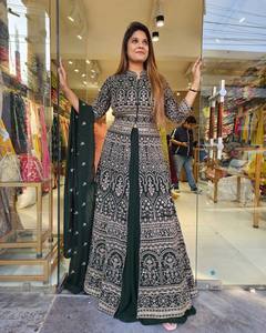 ชุด lehenga ดีไซเนอร์หรูพร้อมงานปักหนาสำหรับงานเลี้ยงงานแต่งงานและงานเฉลิมฉลองโกติ - Product Image 2