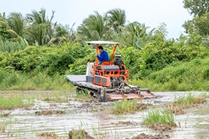 Hogico 2025 Tốt Nhất Người Bán Chất Lượng Cao 75vn 70hp 4WD Nhỏ Gọn Nông Nghiệp Bánh Xích Máy Kéo Đa Chức Năng 3in1 Land Chuẩn Bị Mới - Product Image 2