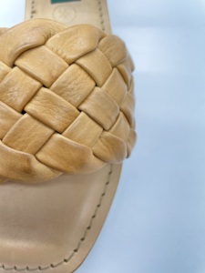 รองเท้าแตะสายรัดข้อเท้าคุณภาพสูงของผู้หญิงรองเท้าแตะหนังที่ดูหรูหราและทนทานสวมใส่สบาย - Product Image 6