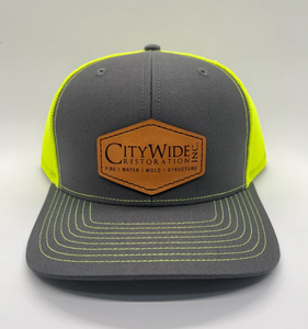 Gorras Trucker Personalizadas con Parche de Cuero, Malla Transpirable en la Parte Trasera, Cierre Ajustable, MOQ Bajo, Gorras de Moda Urbana para Exteriores al por Mayor - Product Image 3