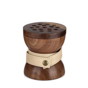 Brûleur d'encens Mabkhar en bois en cuir tendance Brûleur Bakhoor Par Abi Overseas - Product Image 1