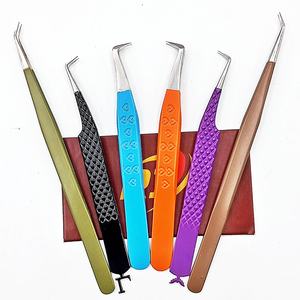 Pince à épiler en acier inoxydable écologique personnalisée à marque privée, pointe en fibre pour extensions de cils, design durable et antistatique pour la manucure - Product Image 2