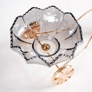 Bol décoratif en verre en forme de lune élégant, idéal pour le salon, le plateau de table, l'entrée et la décoration de fête, fabriqué à la main en Inde - Product Image 4