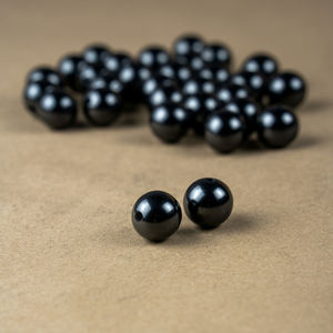 Cuentas redondas pulidas de Shungita de 0.71 pulgadas (18 mm), agujero de 0.095 pulgadas (2.4 mm) - Product Image 1