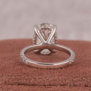 Anillo de diamante cultivado en laboratorio de oro macizo de 18 quilates, juego de pavé de Halo oculto, compromiso de corte ovalado de estilo clásico con certificado IGI, su regalo - Product Image 4