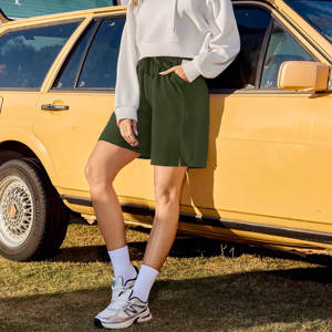 Bermudas de mujer de tela de algodón de alta calidad, pantalones cortos de yoga largos cómodos para correr holgados atléticos con bolsillos - Product Image 3