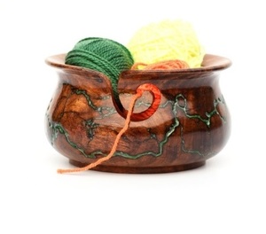 Bois de rose avec bol de fil de conception en résine verte Lichtenberg Cadeau parfait pour les tricoteurs et les crochets - Product Image 3