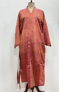 Kimono long en soie pour femme, motifs complexes, tissu doux, idéal pour mariages, événements formels, style indien, plage, vintage - Product Image 2