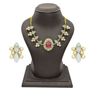 สร้อยคอโชกเกอร์เครื่องประดับ Kundan สำหรับเจ้าสาว | เซ็ต Kundan Stone สไตล์ปากีสถานสีทอง - Product Image 2