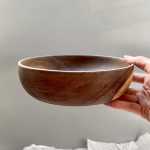 Salade de fruits et légumes moderne, service dans un bol en bois, artisanat, bols en bois naturel provenant d'un producteur de premier plan - Product Image 3